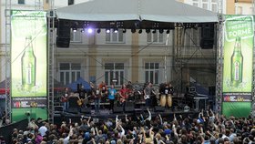 České i zahraniční hudební špičky zahrají v sobotu ve Staropramenu. Smíchov Open Air se blíží.