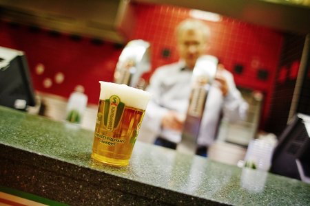 Doba čepování jednoho piva je 5 vteřin. Za přestávku jich systém umí načepovat až 30 tisíc.