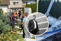 U Hořovic spadlo letadlo do zahrady: Při nehodě zemřel starosta obce Zaječov a další člověk