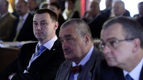 Martin Půta, Karel Schwarzenberg a Miroslav Kalousek na sjezdu Starostů a nezávislých