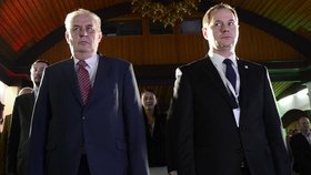 Prezident Miloš Zeman zavítal mezi Starosty a nezávislé. A přihlížel konci Petra Gazdíka v čele STAN