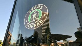 V Moskvě se otevřela první pobočka ruské verze Starbucks... Stars Coffee