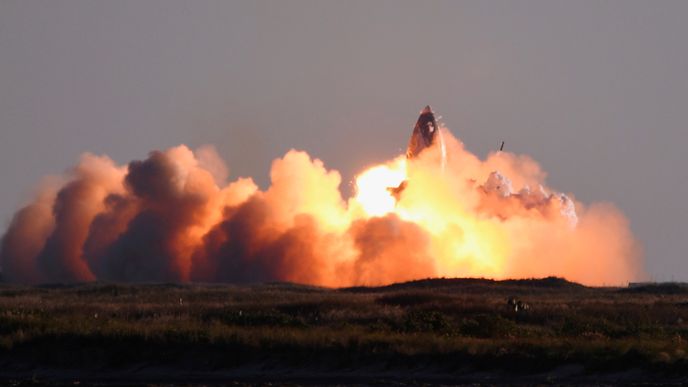 Loď Starship explodovala při přistání.