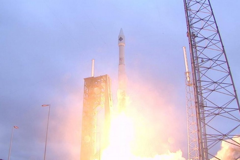 Start nákladní lodi Cygnus na raketě Antares