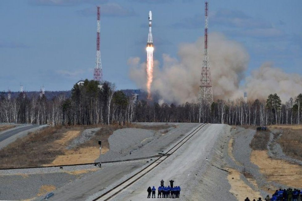 Start první rakety z kosmodromu Vostočnyj