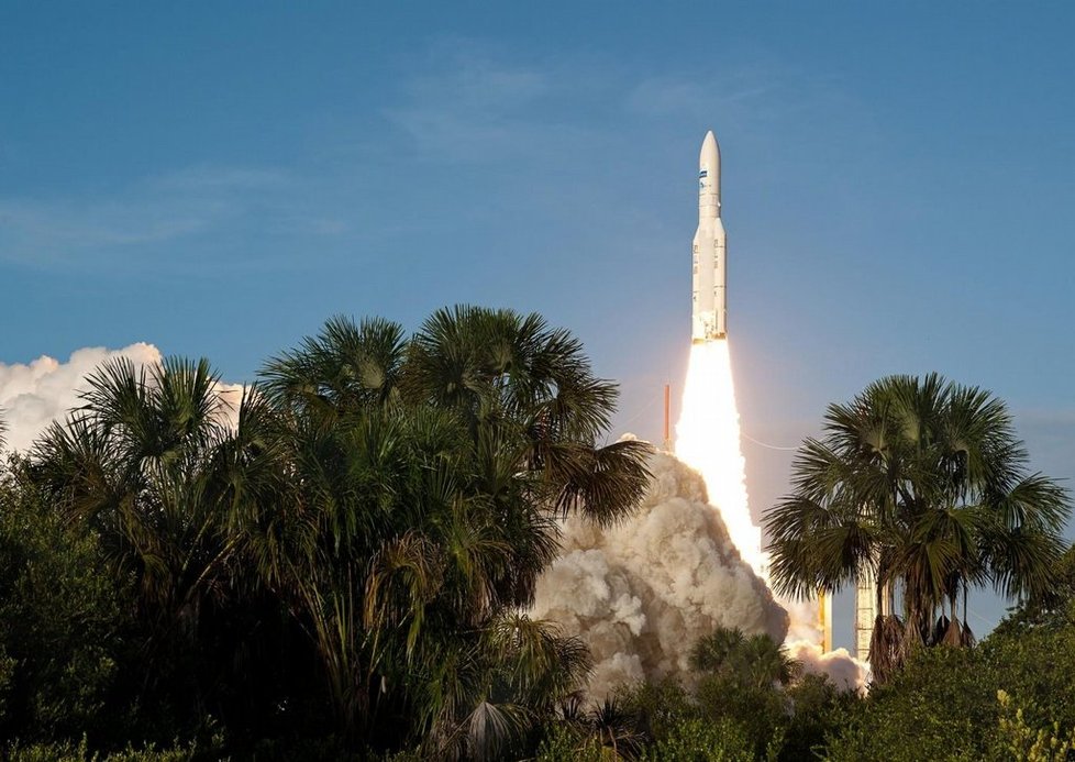 Start rakety Ariane 5. Teprve její nástupkyně by měla dostat člověka na Měsíc.