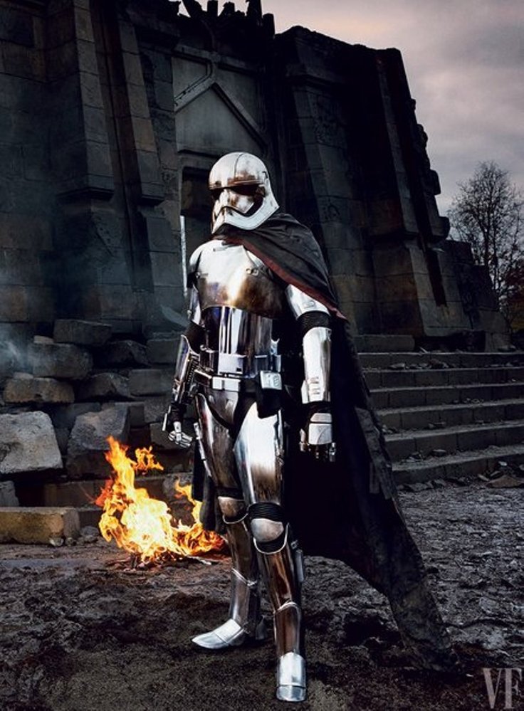 Gwendoline Christie v plné polní jako Captain Phasma