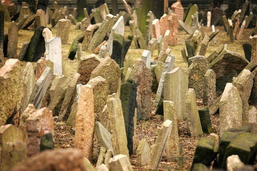 Na Starém židovském hřbitově v Praze se nepohřbívá už 230 let.