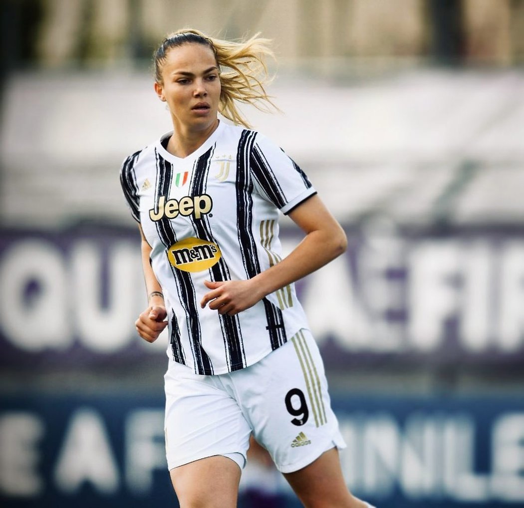 Česká fotbalistka Andrea Stašková v dresu Juventusu