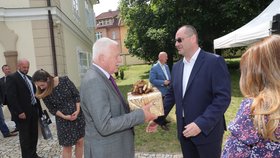 Přát přišel Boris Šťastný s přítelkyní Barborou Zeťovou také v roce 2018.