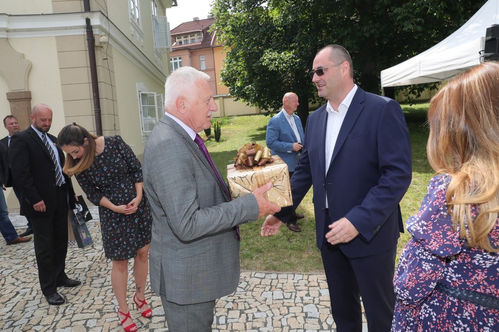 Přát přišel Boris Šťastný s přítelkyní také v roce 2018