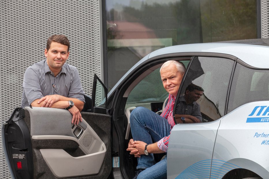 Tomáš Jahn, ředitel společnost Stasto Automation, a jeho syn Tomáš mladší, který vede marketing.