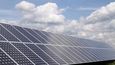 Stát se snaží omezit podporu velkých solárních elektráren