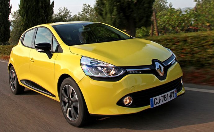 Francouzský trh loni ovládly domácí značky, Renault Clio předstihl 208 od Peugeotu
