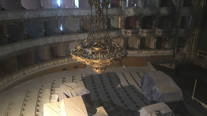 V budově Státní opery v Praze probíhá rekonstrukce