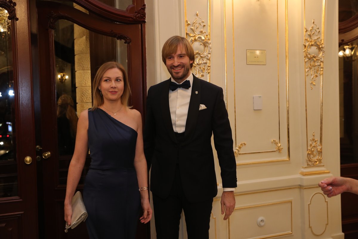 Ministr zdravotnictví Adam Vojtěch (za ANO) s manželkou Olgou ve Státní opeře (5.1.2020)