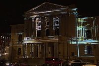 Velkolepý návrat Státní opery: Unikátní videomapping na budovu „řídí“ auta na magistrále
