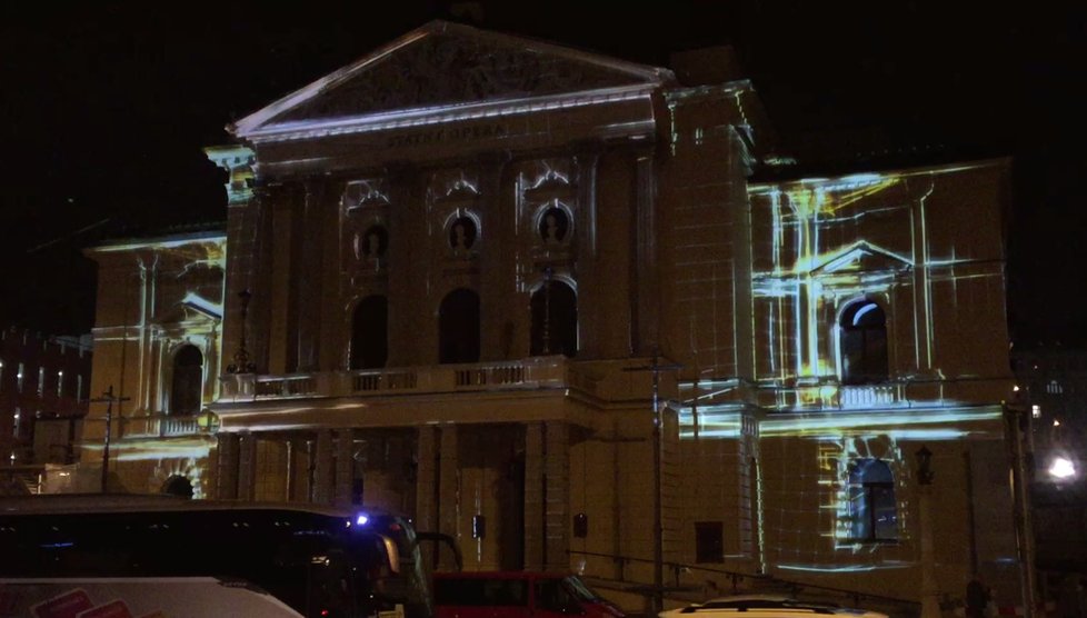 Videomapping na fasádě Státní opery