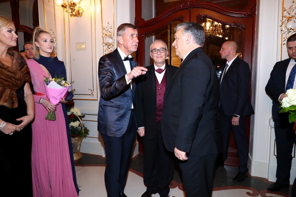 Na znovuotevření Státní opery přijel i maďarský premiér Viktor Orbán. Vítal ho premiér Andrej Babiš s celou rodinou.