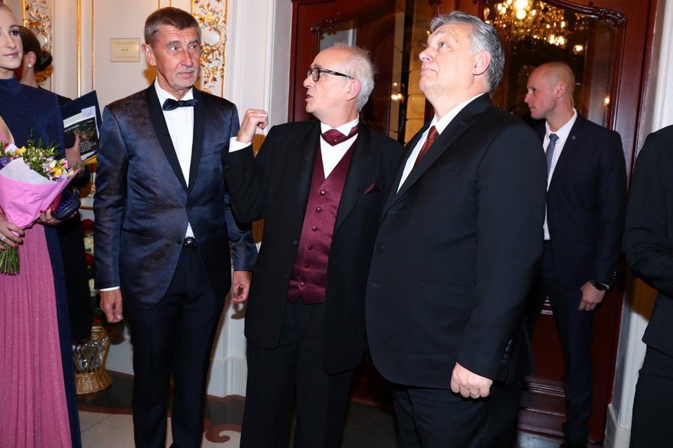 Na znovuotevření Státní opery přijel i maďarský premiér Viktor Orbán. Vítal ho premiér Andrej Babiš s celou rodinou.