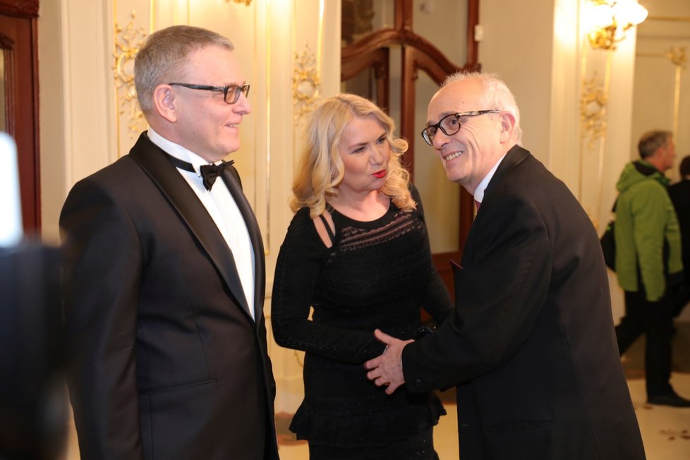 Lubomír Zaorálek (ČSSD) s partnerkou Šárkou Bednářovou na znovuotevření Státní opery (5.1.2020)