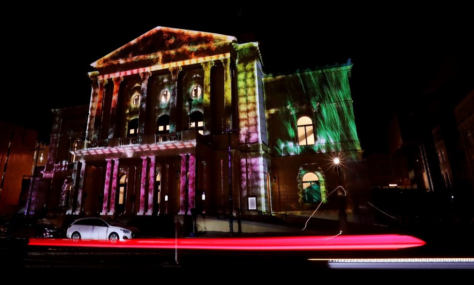 Videomapping na budově zrekonstruované Státní opery.