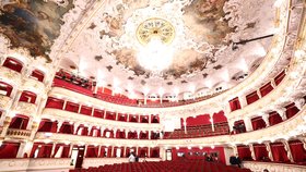 Budova Státní opery otevřela po tříleté rekonstrukci. (5.1.2020)