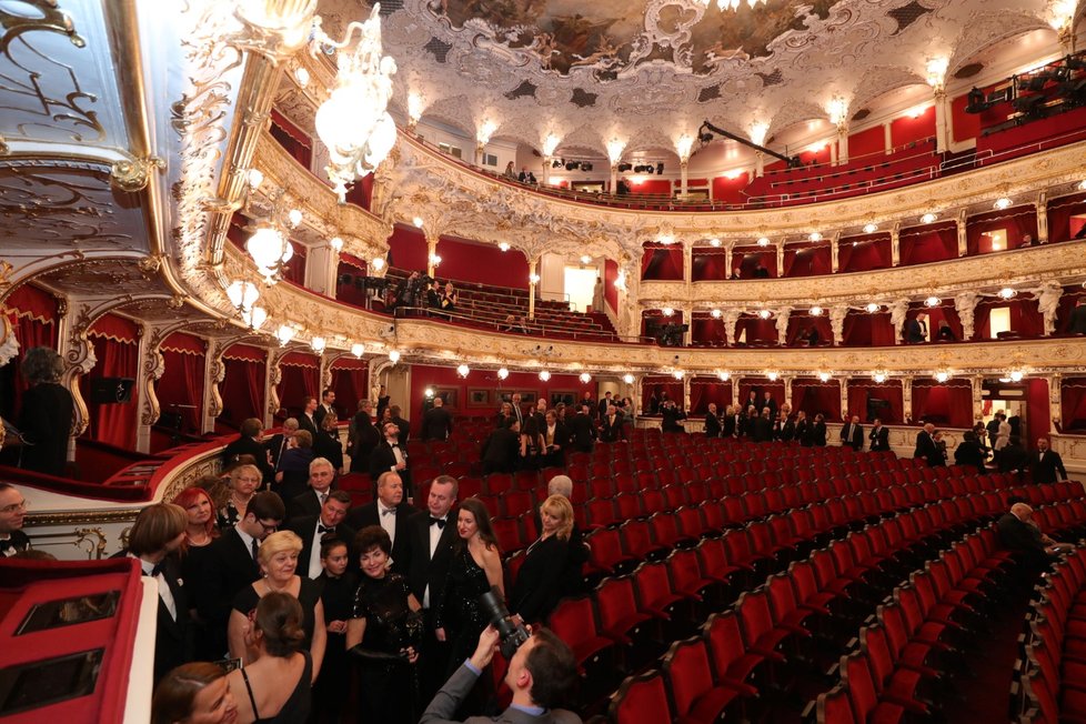 Znovuotevření Státní opery po tříleté rekonstrukci.