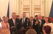 Miloš Zeman a Václav Klaus na recepci ve Španělském sále po předávání státních vyznamenání