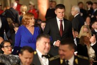 28. říjen ONLINE: Zmáčené příchody na Hrad! A koho prezident Pavel vyznamená?