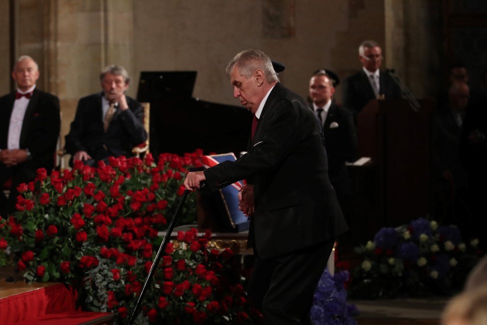 Český prezident Miloš Zeman se v pondělí v Šanghaji setká se svým čínským protějškem Si Ťin-pchingem. Zeman odlétá do Číny na svou celkově čtvrtou návštěvu v sobotu, hlavním cílem cesty je podpora hospodářských vztahů.