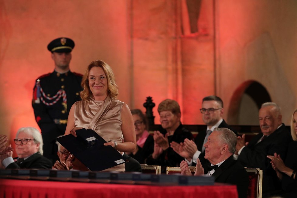 Předávání státních vyznamenání: Magdalena Kožená (28.10.2023) Předávání státních vyznamenání: Magdalena Kožená (28.10.2023)