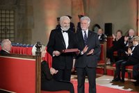 Politici přejí Svěrákovi k 90. narozeninám: Dojemný vzkaz Pavla a vzpomínka Smoljaka