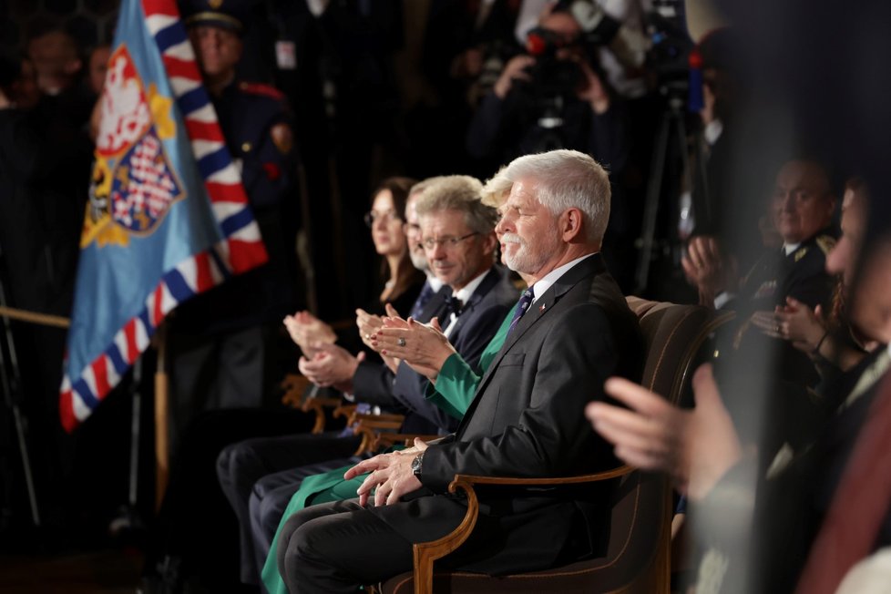 Předávání státních vyznamenání 2025: Petr Pavel s manželkou Evou (28.10.2025) Předávání státních vyznamenání 2025: Petr Pavel s manželkou Evou (28.10.2025)