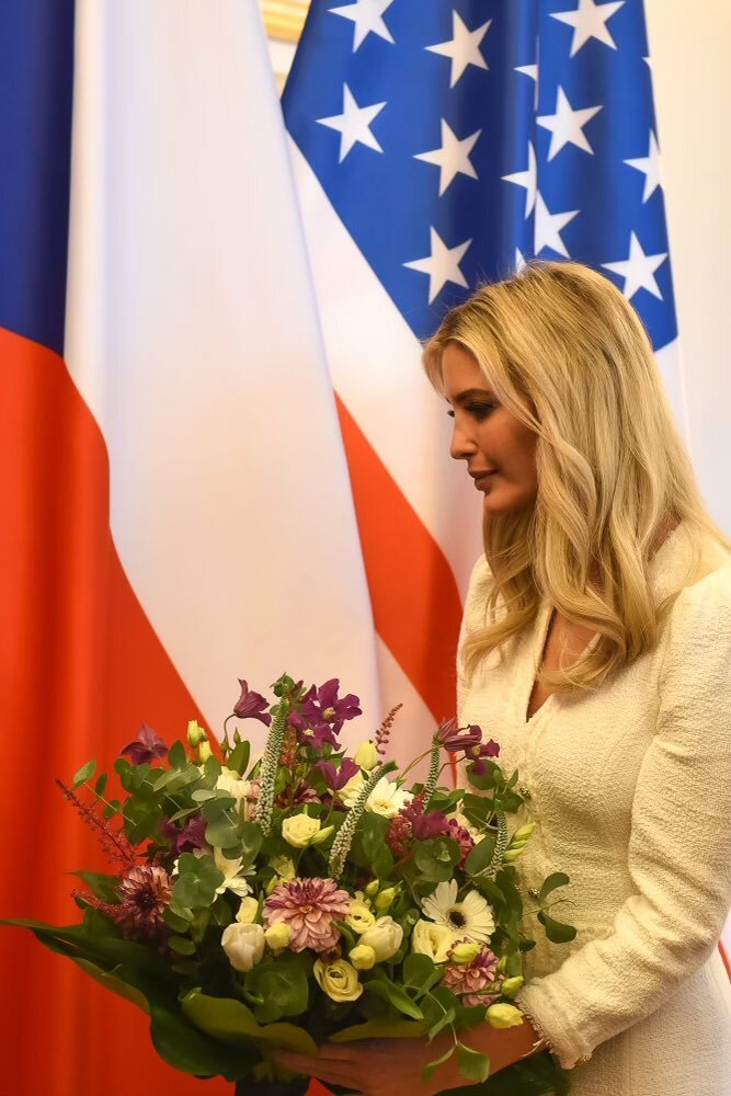 Ivanka Trump, Donald Trump Jr. a Jared Kushner na schůzce s prezidentem Milošem Zemanem