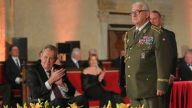 Karel Blahna při převzetí státního vyznamenání