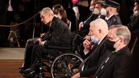 Státní vyznamenání: Prezident Miloš Zeman, exprezident Václav Klaus a premiér Petr Fiala