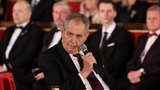 Zeman o metálu pro Zelenského: Projevil odvahu! Válka zuří nedaleko našich hranic