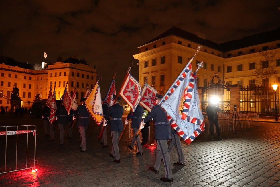 Udílení státních vyznamenání: Hradní stráž