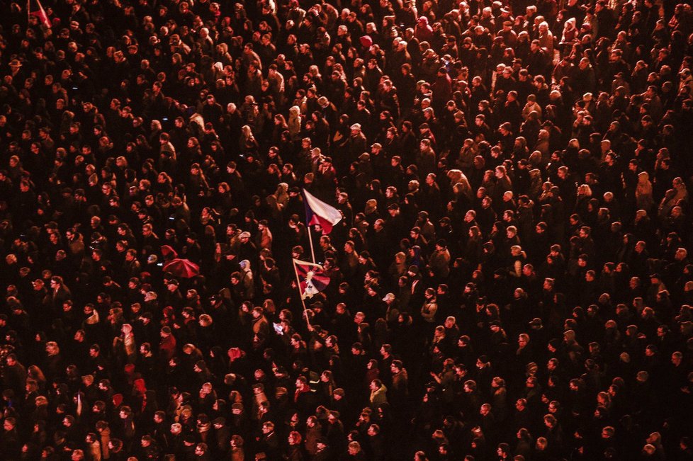 Demonstrace na Staroměstském náměstí 28. října