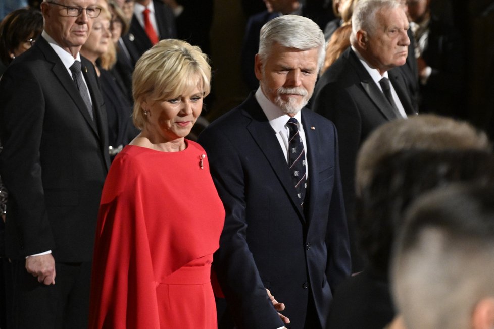 Udílení státních vyznamenání 2023: Prezident Petr Pavel s manželkou Evou.