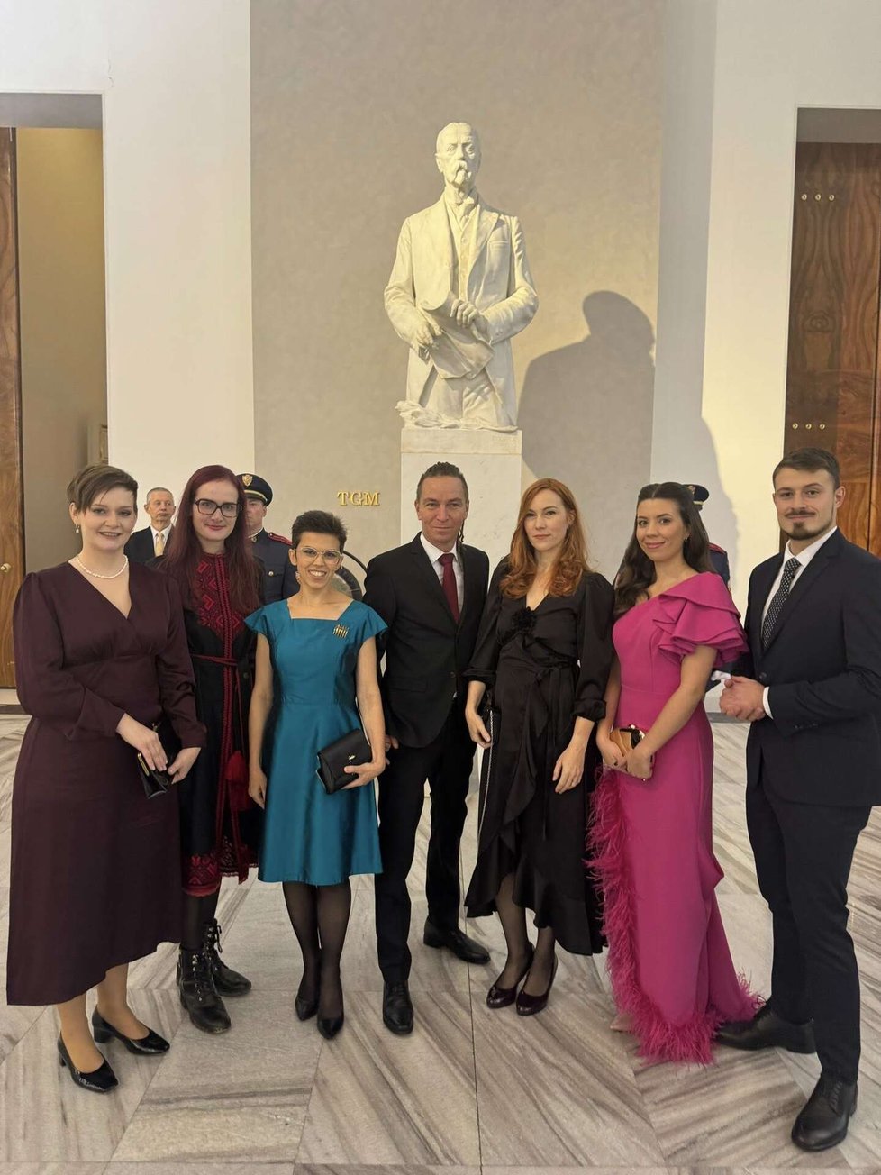 Piráti na Hradě: Bartoš a spol. vyrazili na Pražský hrad v rámci oslav 28. října (28.10.2025) Piráti na Hradě: Bartoš a spol. vyrazili na Pražský hrad v rámci oslav 28. října (28.10.2025)