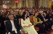 Manželé Mynářovi, Klausovi a Kateřina Zemanová s maminkou Ivanou v první řadě během státních vyznamenání 2019