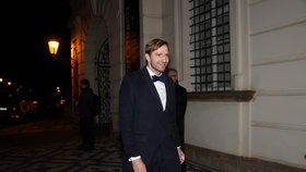 Příchody na předávání státních vyznamenání: Adam Vojtěch (za ANO)(28.10.2025)