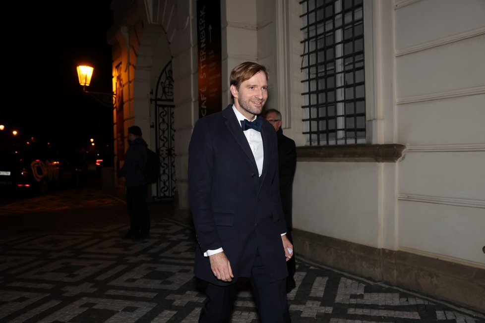 Příchody na předávání státních vyznamenání: Adam Vojtěch (za ANO)(28.10.2025) Příchody na předávání státních vyznamenání: Adam Vojtěch (za ANO)(28.10.2025)