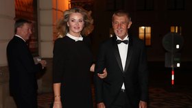ONLINE: Koho Pavel vyznamená? Babiše na Hrad doprovodila Monika