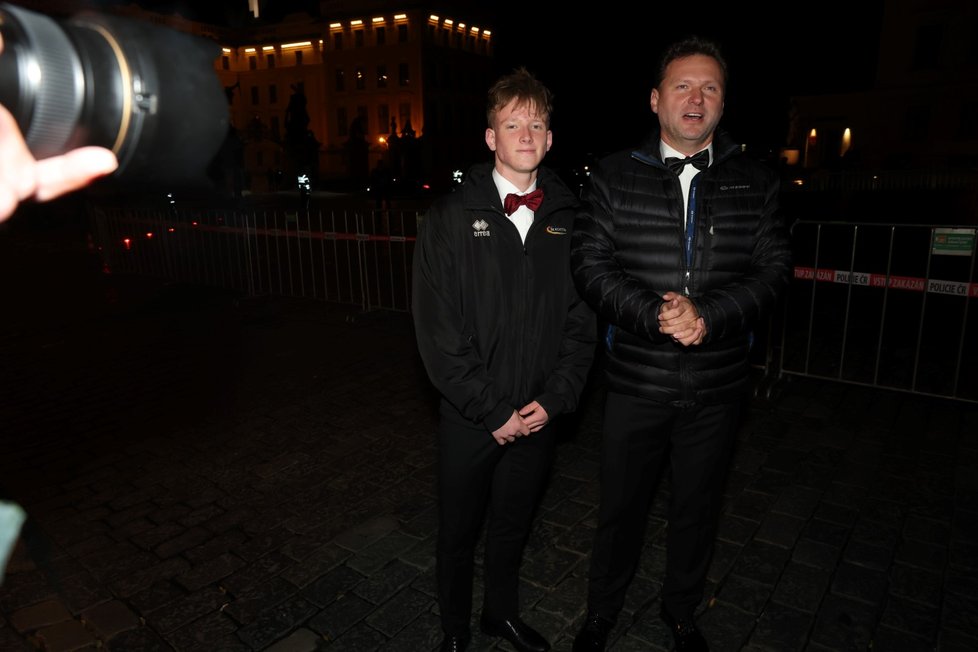 Příchody na předávání státních vyznamenání: Radek Vondráček (ANO)(28.10.2025) Příchody na předávání státních vyznamenání: Radek Vondráček (ANO)(28.10.2025)