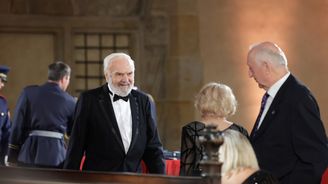 Prezident Pavel uděluje státní vyznamenání, získali ho Zdeněk Svěrák, Dana Drábová i Martina Navrátilová Prezident Pavel uděluje státní vyznamenání, získali ho Zdeněk Svěrák, Dana Drábová i Martina Navrátilová