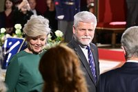 ONLINE: Pavel rozdal metály, nechyběli Eva v zeleném, Klausovi ani Babišovi. Zeman se omluvil