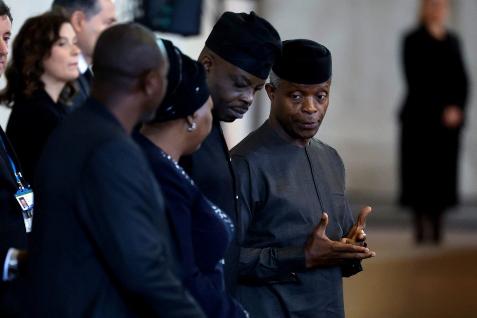 Prezident Nigérie Yemi Osinbajo (vpravo)